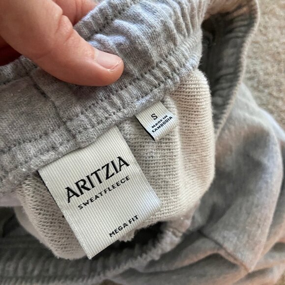 Aritzia Terry Sweatfleece Mega Jogger Sweatpants - Picture 5 of 6